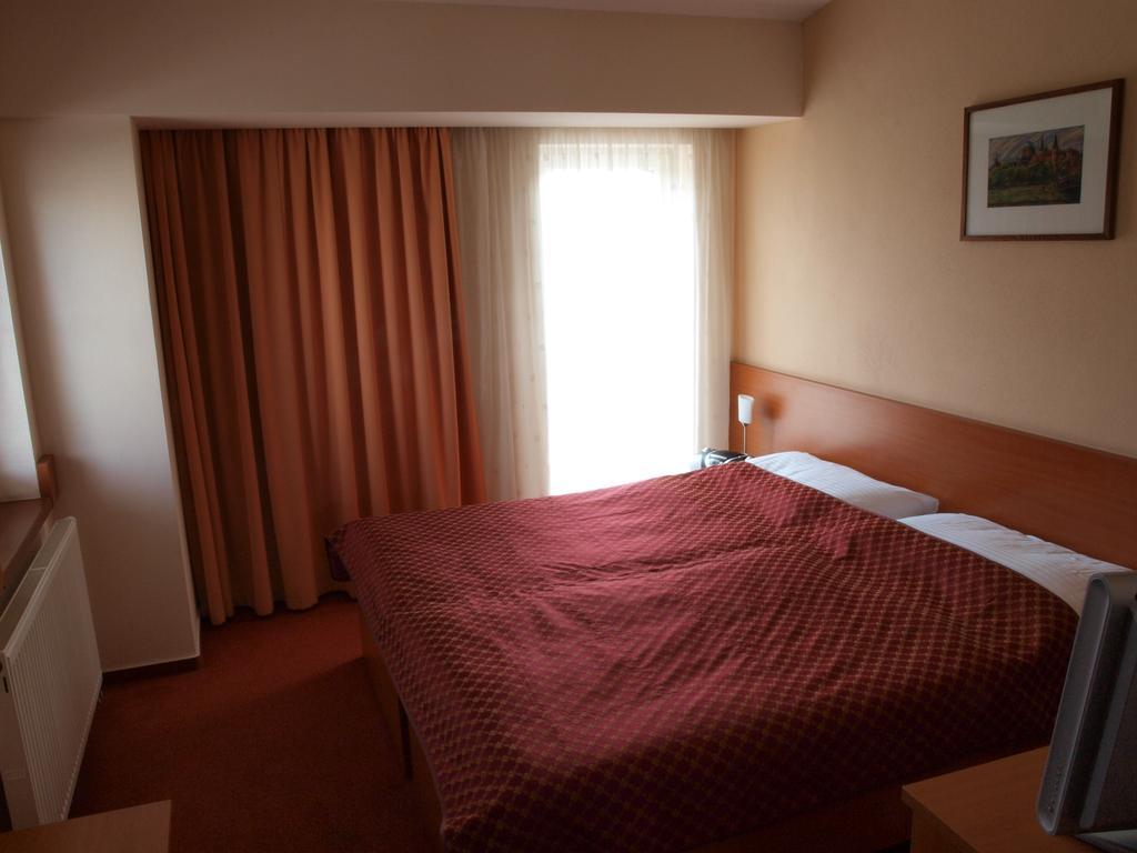 Hotel Dominika Bratislava Chambre photo